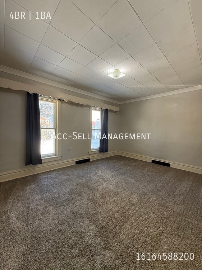 Building Photo - 106 Haifley Pl SE