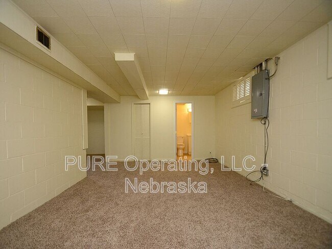 Building Photo - 7761 Highland St