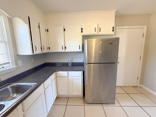 Building Photo - 1729 Laverne Dr NW