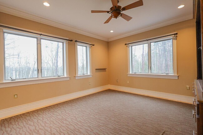 Building Photo - 67 Anderson Pond Rd