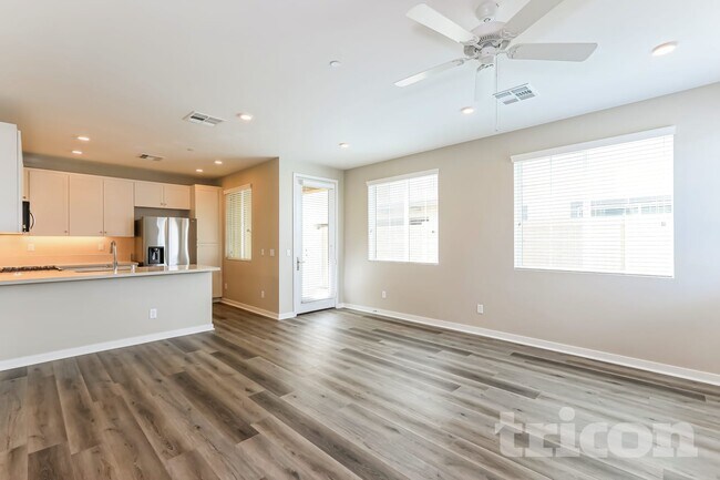 Building Photo - 28093 Cookhouse Ln