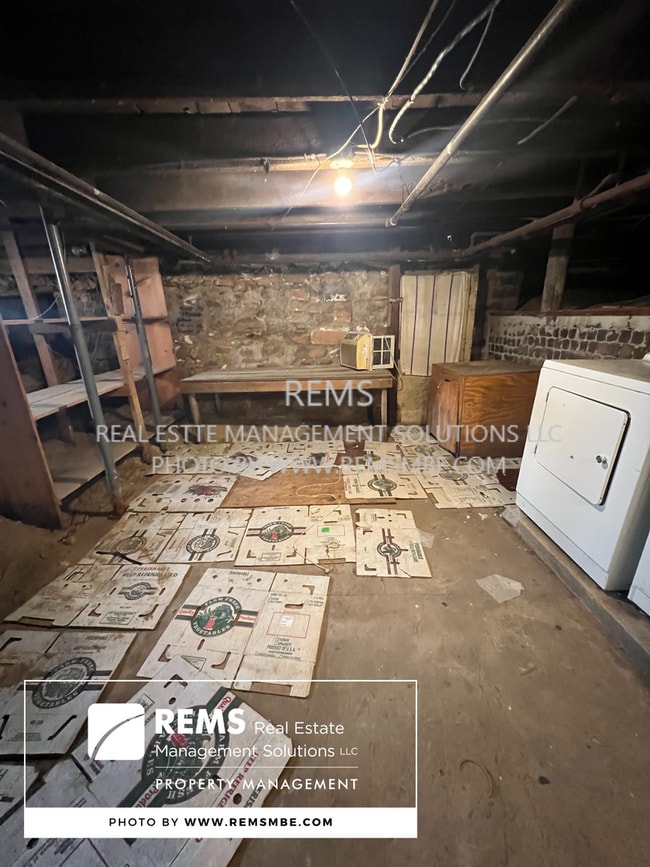 Building Photo - 420 N Pine St