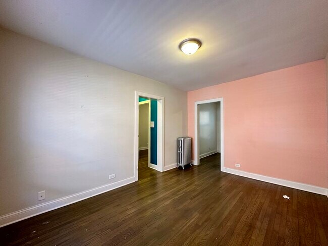 Building Photo - 2641 N Spaulding Ave