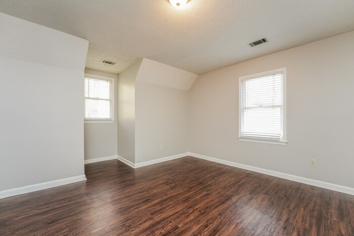 Building Photo - 629 Tahoe Cir SE