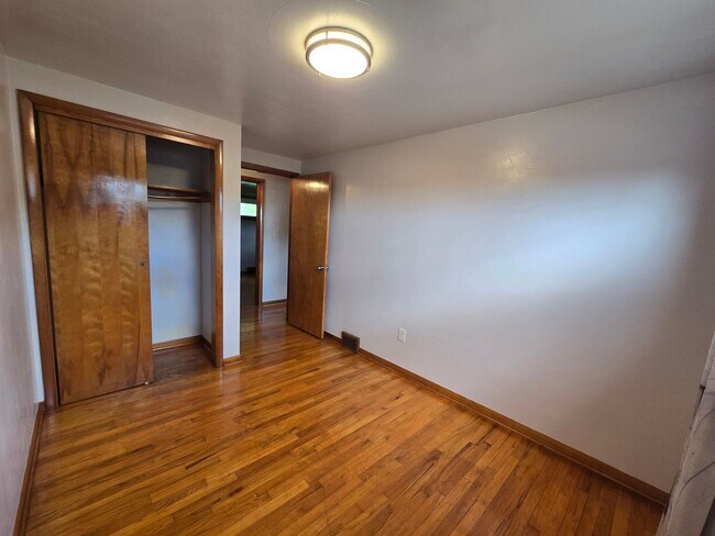 Building Photo - Updated 3 Bedroom Home - Available NOW!