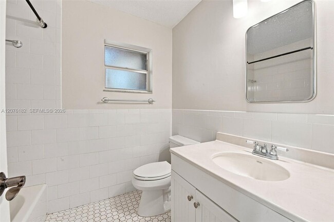 Building Photo - 6820 SW 128th Ct