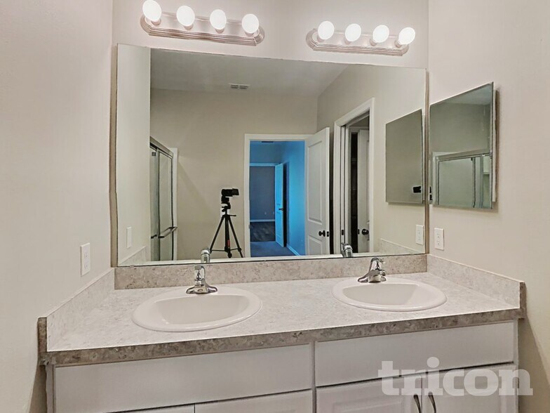 Building Photo - 95 Prairie Falcon Dr