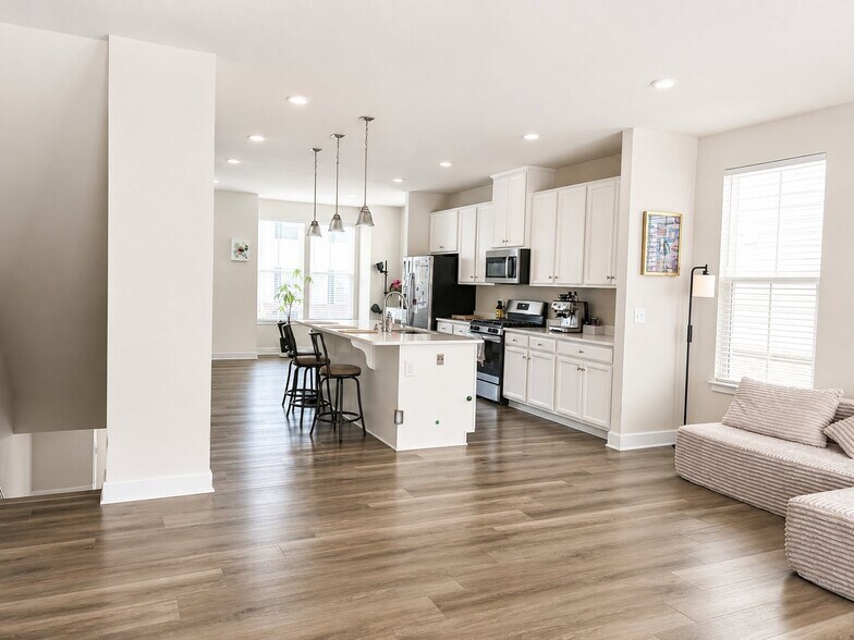 Building Photo - 1207 Gunboat Dr