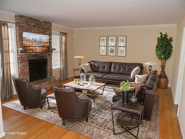 Building Photo - 1306 E Mayfair Ave