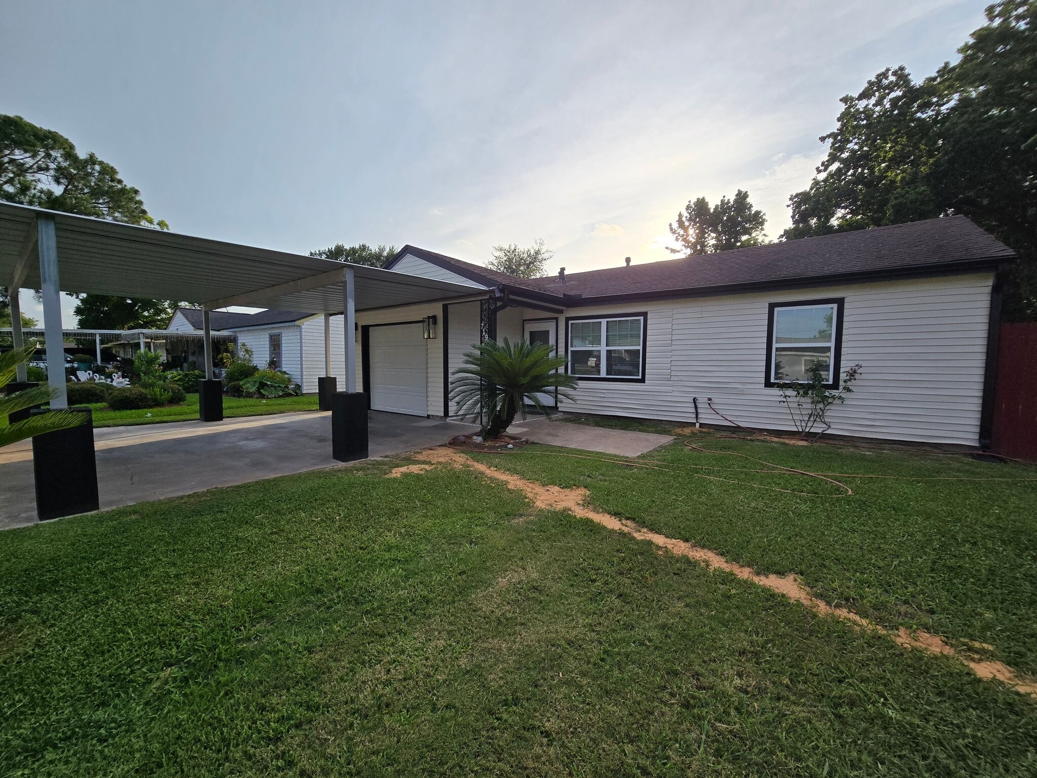 Building Photo - 719 Burke Rd