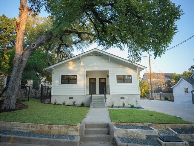Primary Photo - 803 Oakland Ave
