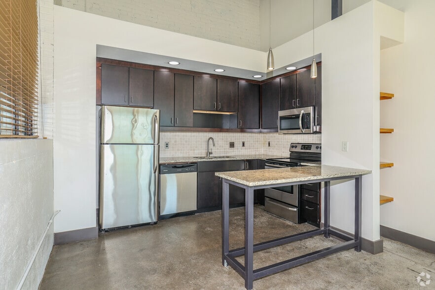 2BR, 2BA - 842SF - Kitchen - East End Village Lofts and Penthouses
