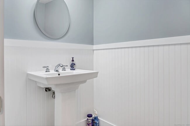 Building Photo - 113 Flat Rock Rd