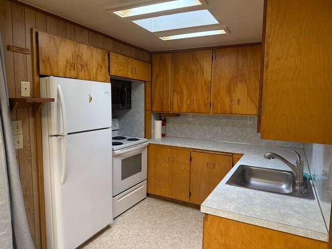Building Photo - Spacious 2 Bed 1 Bath Bothell Home $2500/mo.