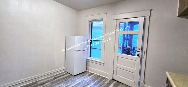 Building Photo - 331 W North St