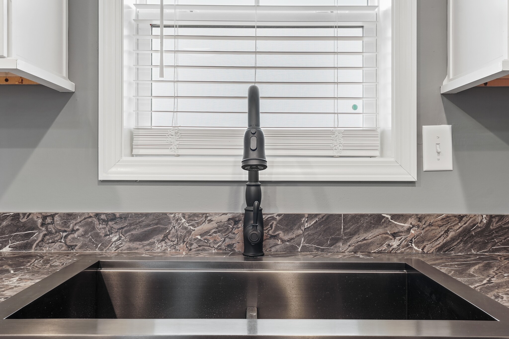 Building Photo - 1250 Bonneville Dr