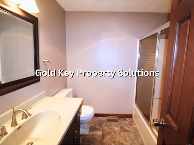 Building Photo - ALEXANDRIA 3 BR 2 FULL BA House in Beautif...