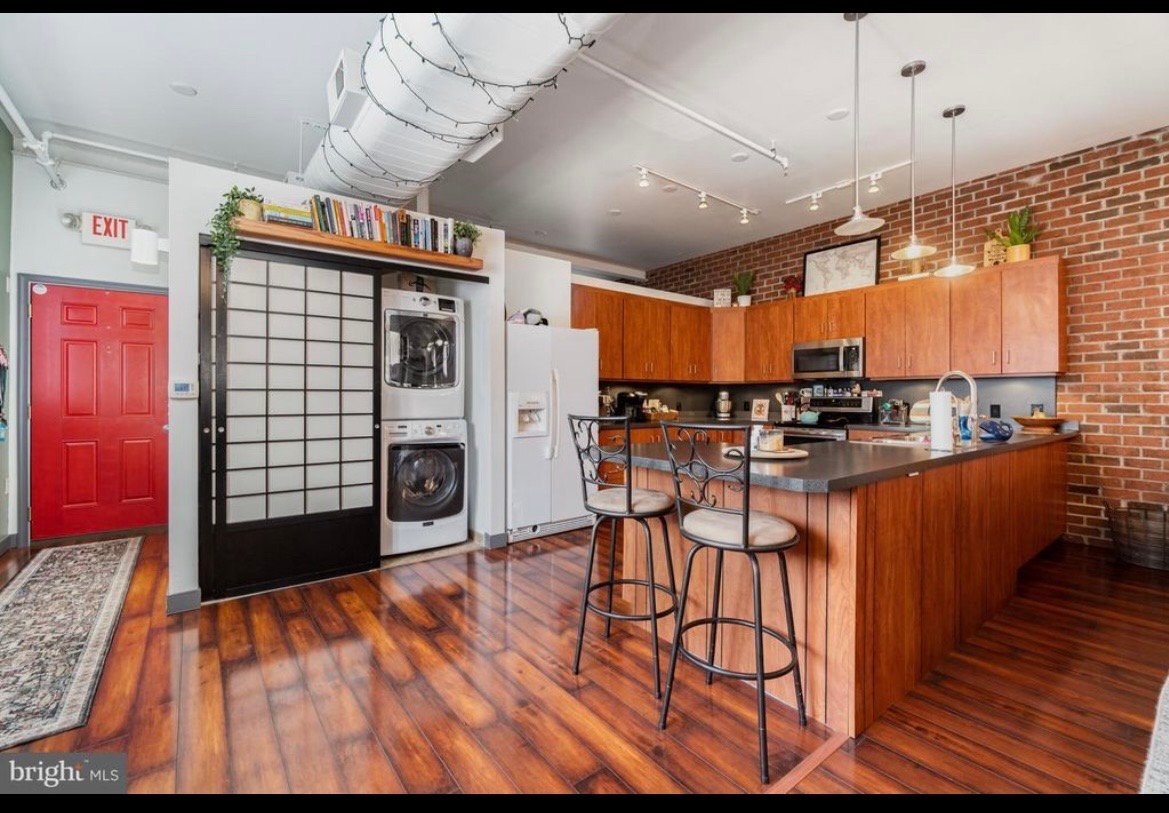 Building Photo - 18 E Sunbury St
