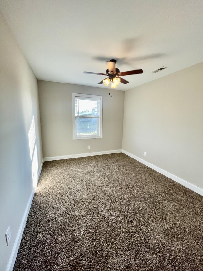 Building Photo - 211 Capstone Dr