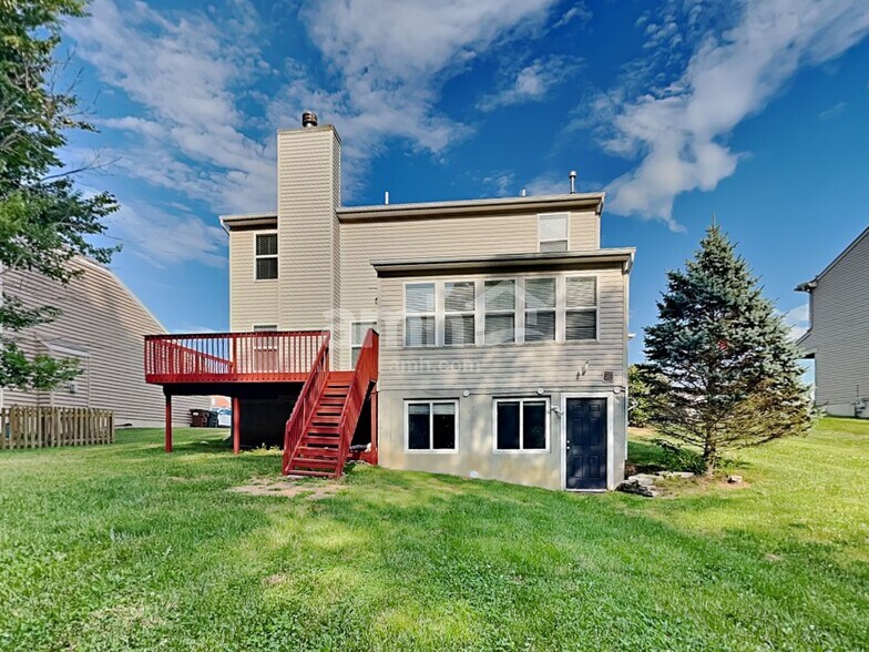 Building Photo - 743 Elm Tree Dr