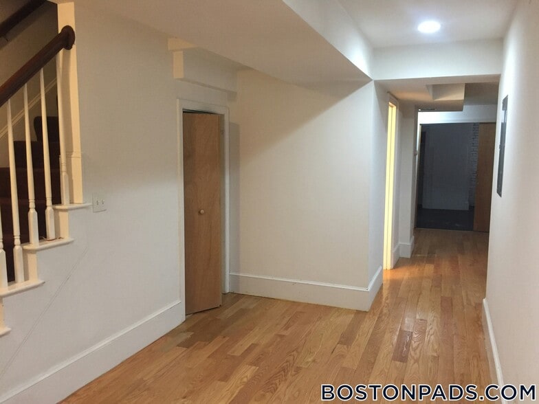 Building Photo - 64 Louis Prang St