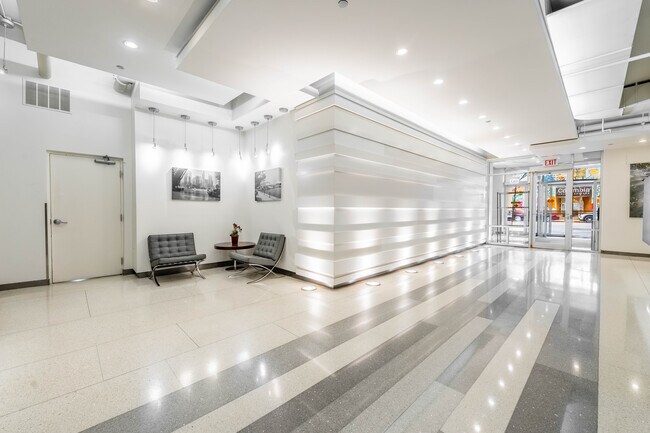 Building Photo - 1305 S Michigan Ave