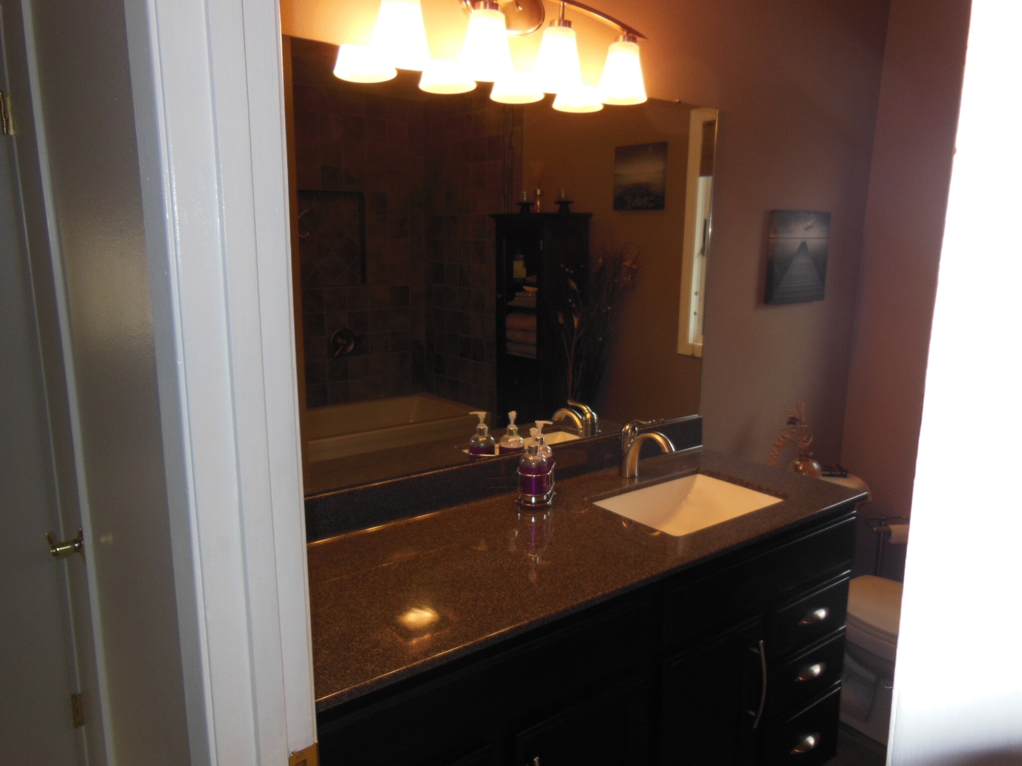 Main Bath - 1150 Hauer Dr