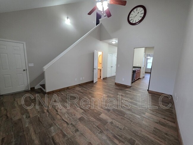 Building Photo - 140 Oakmont Dr