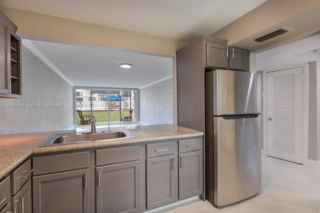 Building Photo - 1351 NE 191st St