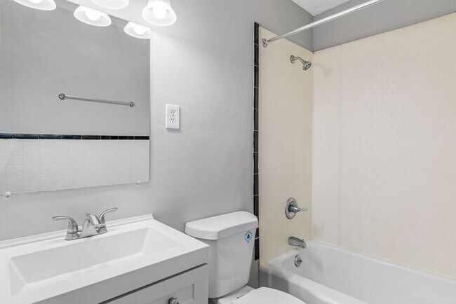 Building Photo - 2809 Keeler St