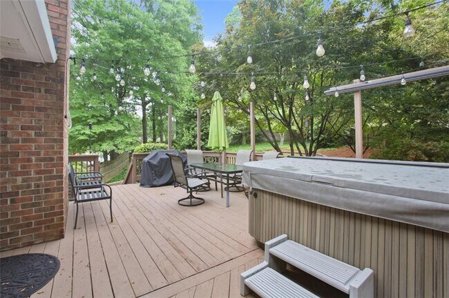 Building Photo - 1445 Land O Lakes Dr
