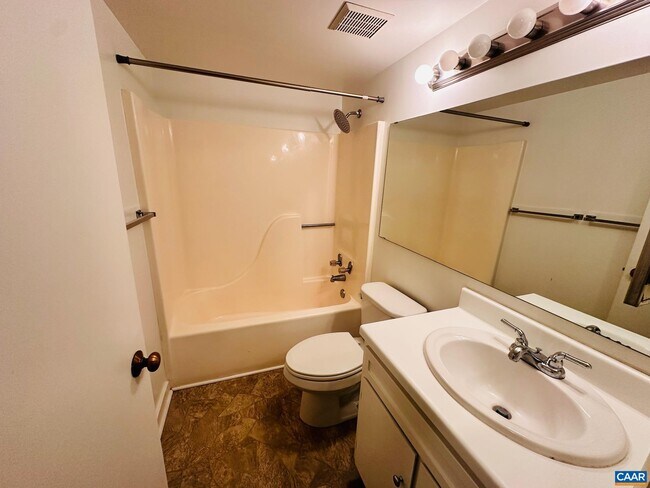 Building Photo - 338 S Pantops Dr