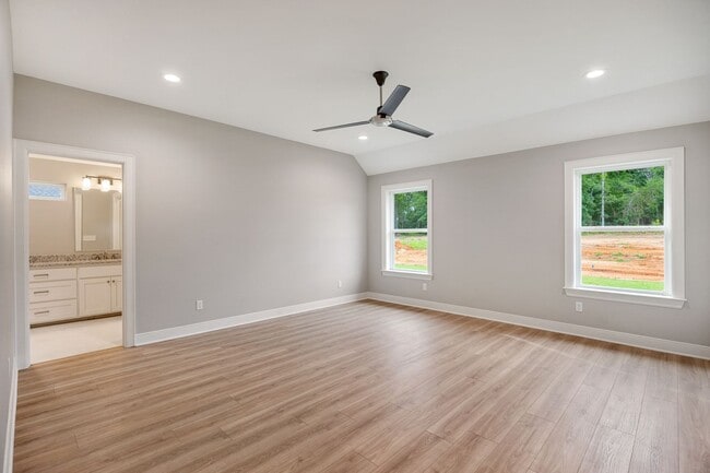 Building Photo - New construction 4 bedroom in Flint!