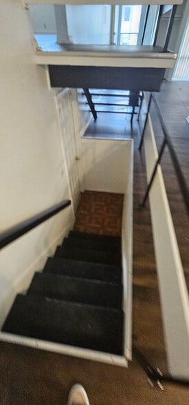 Building Photo - 819 N 70th St