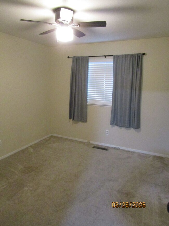 Building Photo - Beautiful single story 3 bedroom house with large back yard. Private cul- de- sac. Bonus office/ ...