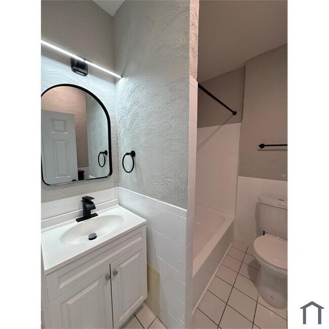 Building Photo - 3 Bedroom with Basement