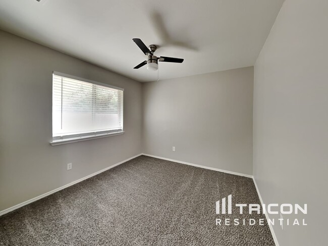 Building Photo - 1602 Canary Island Ct