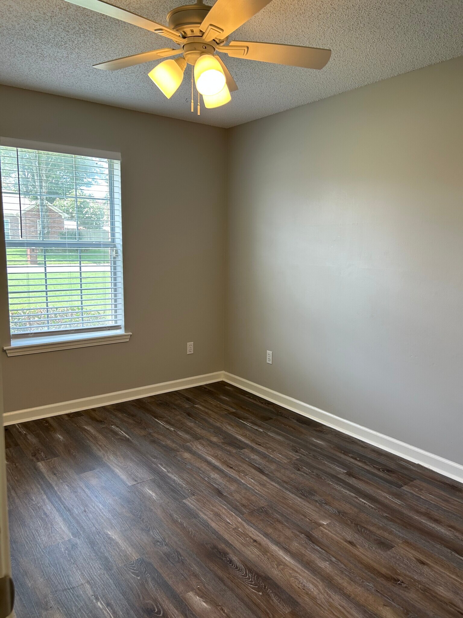 Building Photo - 16 Azalea Dr