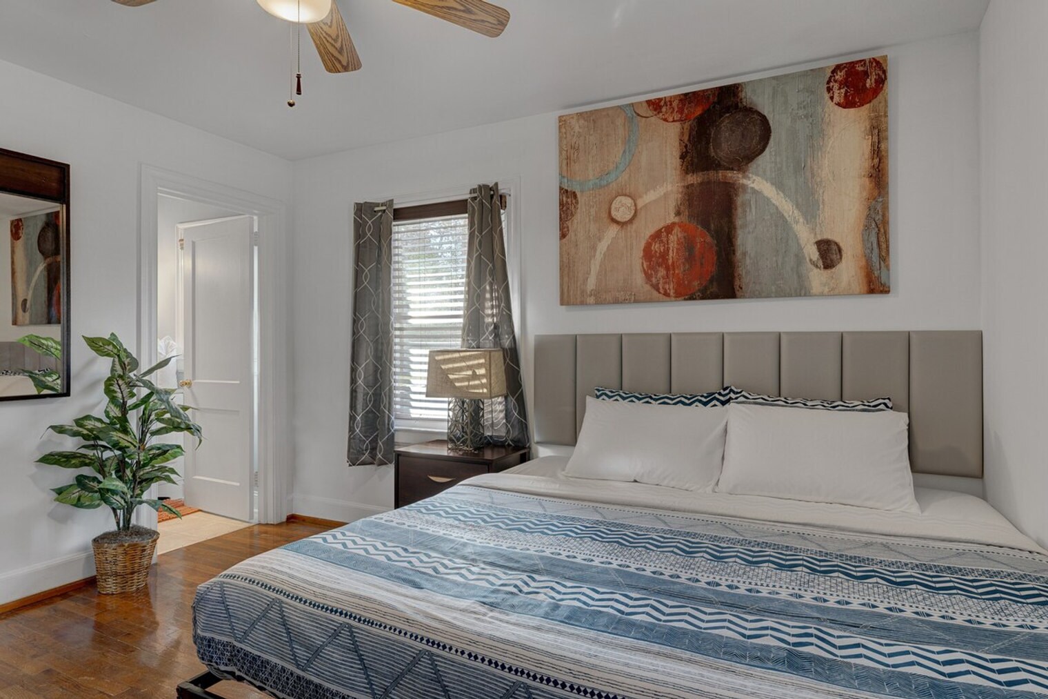 Building Photo - 814 N Buchanan Blvd