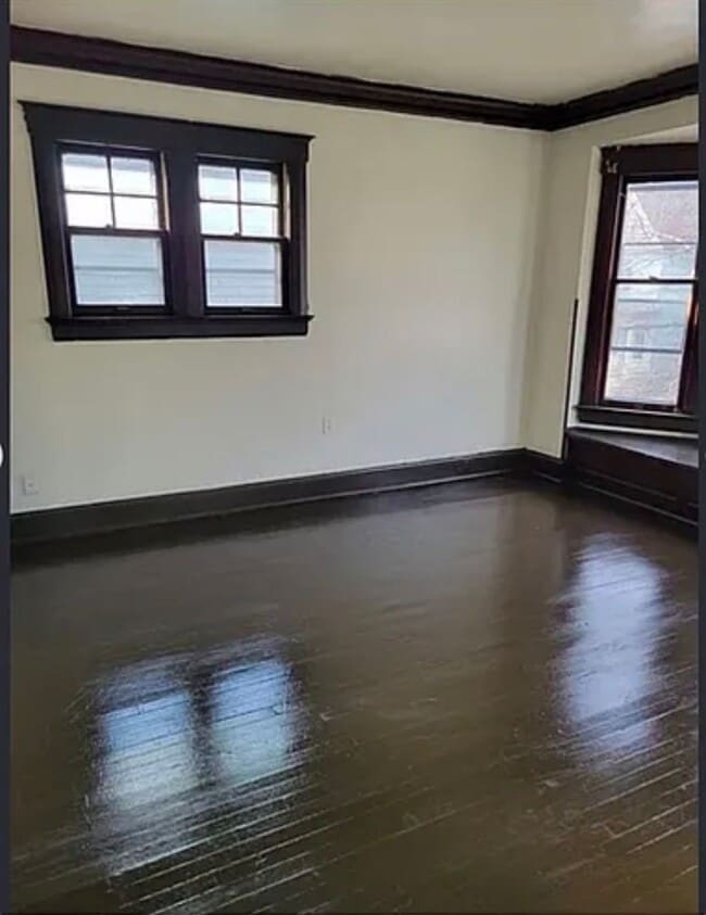 Building Photo - Get $300 off your first month’s rent– Ready for Move-In!