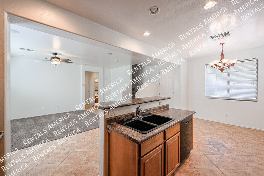 Building Photo - 591 S Buena Vista Ct