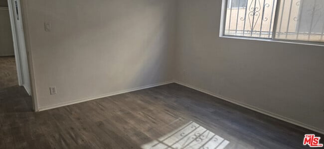 Building Photo - 2630 S La Salle Ave