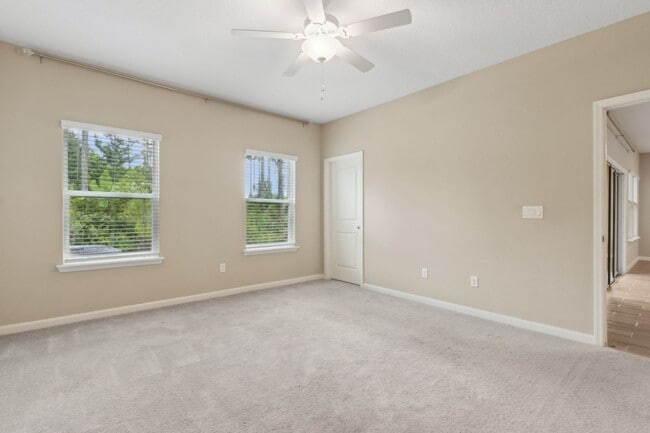 Building Photo - Spacious 3BR/3.5BA Home with Office & Reso...