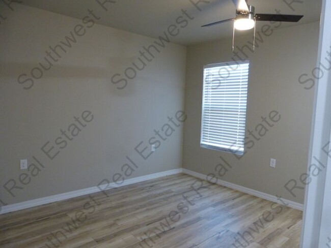 Building Photo - New Construction! 2 bed 2 bath 1 car garage!