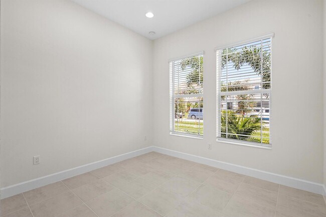 Building Photo - 14184 Lacebark Ln