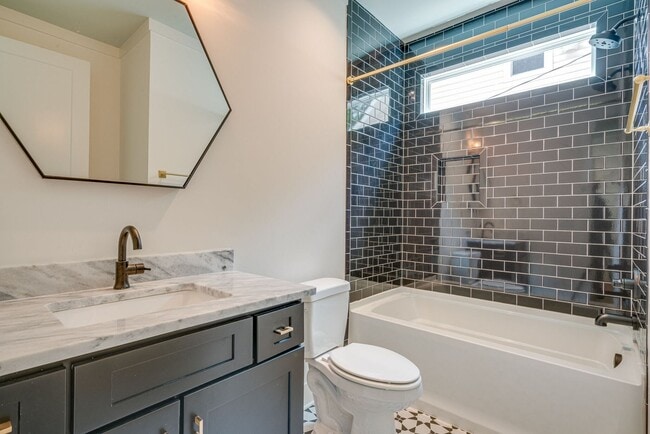 Building Photo - Partially Furnished Beauty