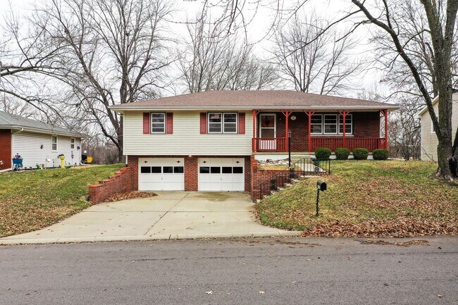 Building Photo - Single family home for rent close to hospital and I-29