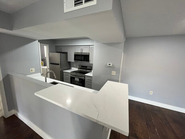 Building Photo - 3008 Parkway Blvd