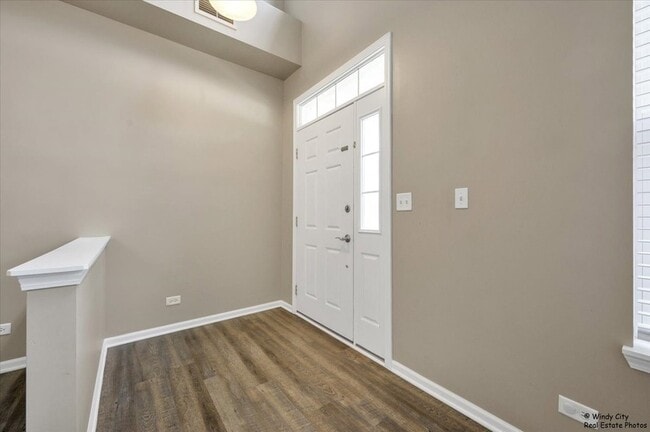 Building Photo - 2571 Hillsboro Blvd