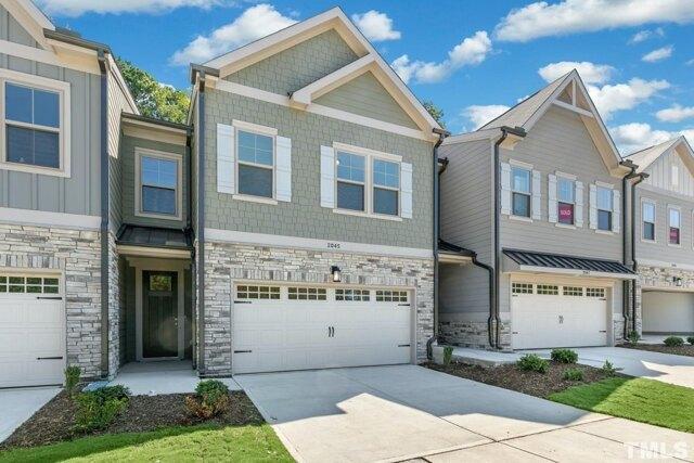 Primary Photo - 2045 Maggie Vly Dr